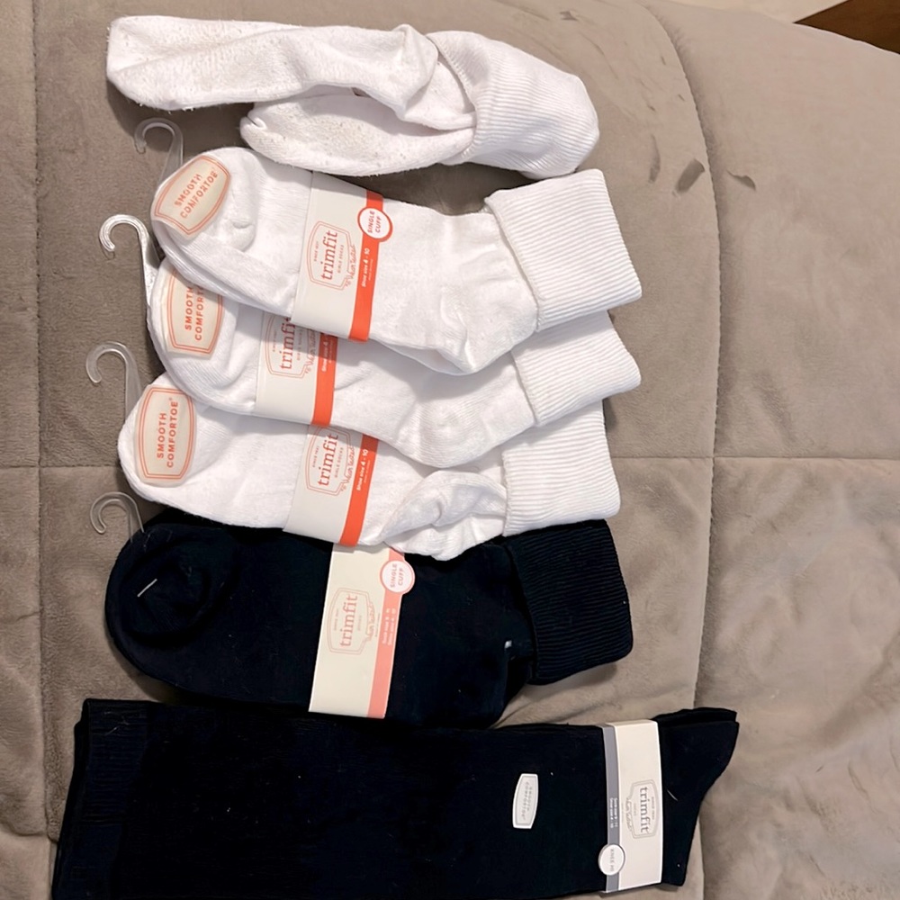 NWT LOT 6 PRIVATE SCHOOL SOCKS